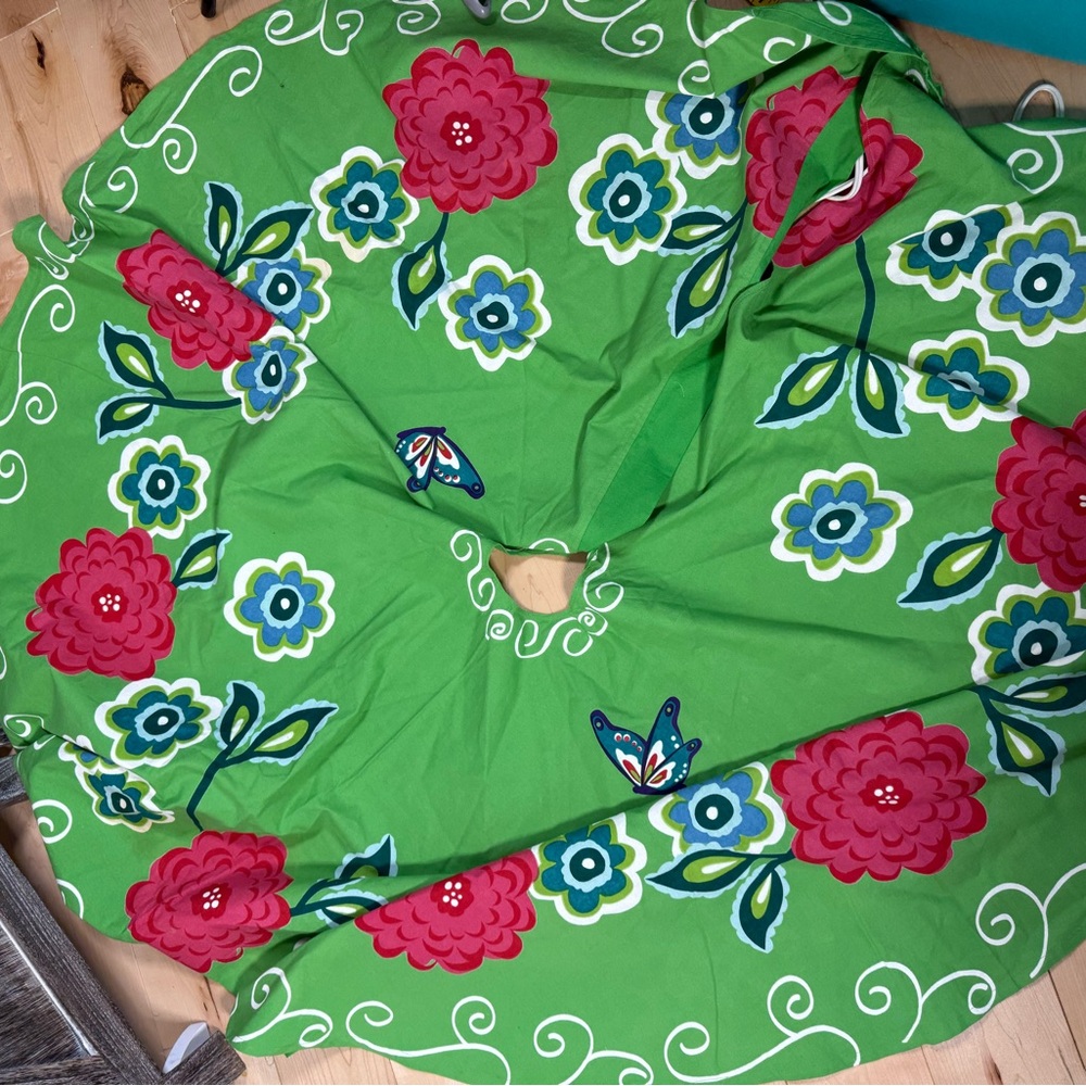 Tag Round‎ Picnic Table Tablecloth